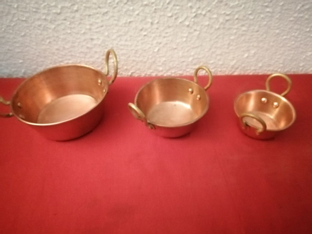 Tachos pequenos de cobre