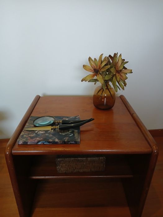 Mesa de centro em madeira maciça