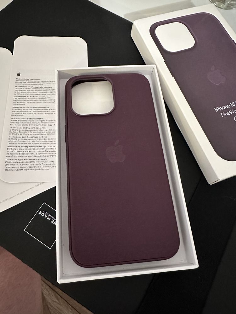 Oryginalne etui Apple silicone case iphone 15 pro max berry nowe.