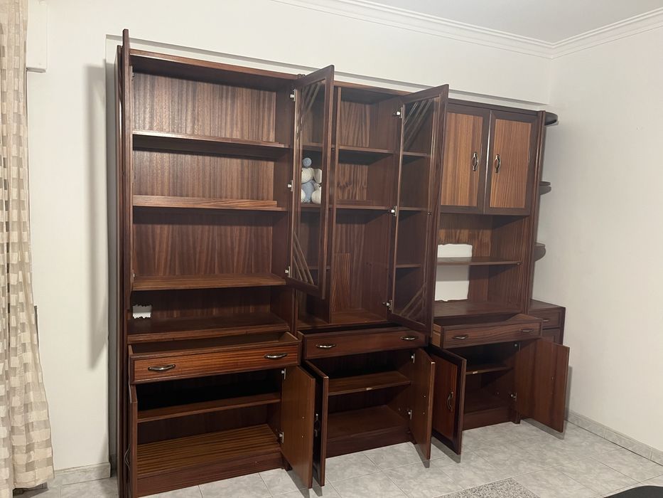 Cristaleira 3 armarios + 1 canto