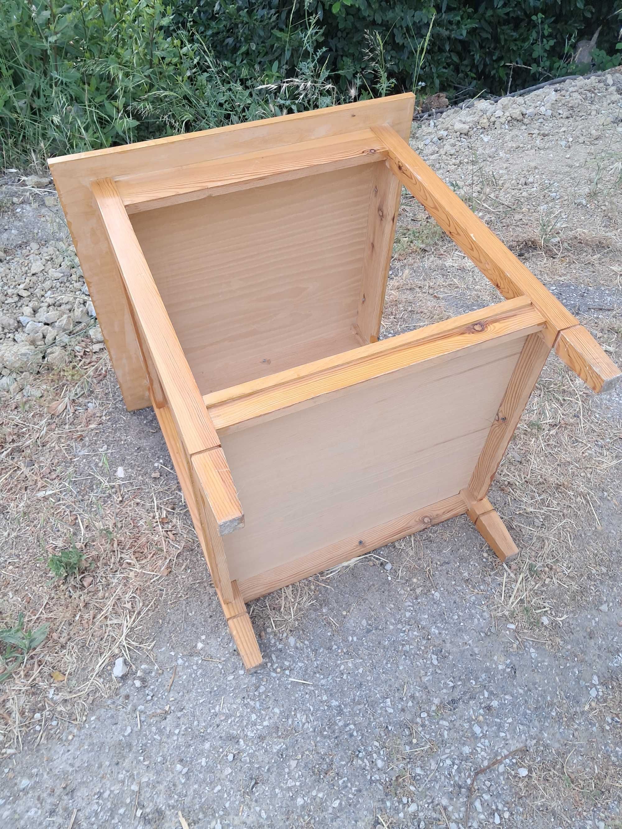 Mesa de apoio em madeira
