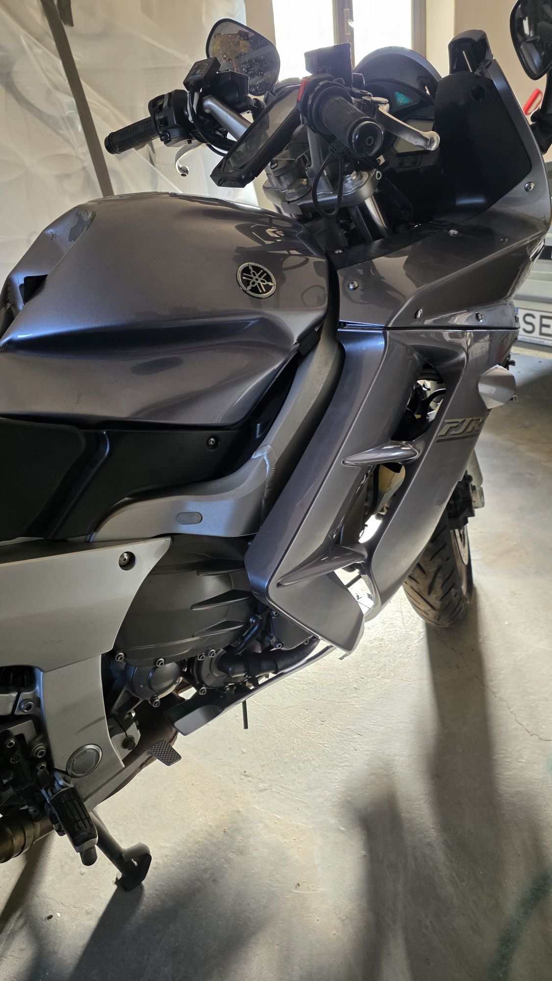 Yamaha FJR 2006 acidentada