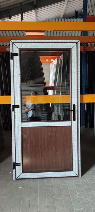 DRZWI Kacprzak 105x210 Drzwi ZEWNĘTRZNE PCV Sklepowe Orzech Lewe
