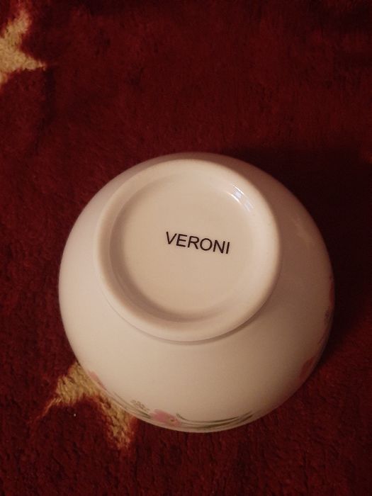 Miseczka VERONI, pojemność ok. 370 ml.