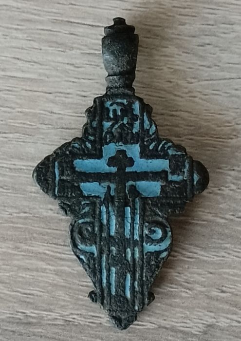 Krzyżyk prawosławny staroobrzędowy Rosja XVII-XIX emalia (8)