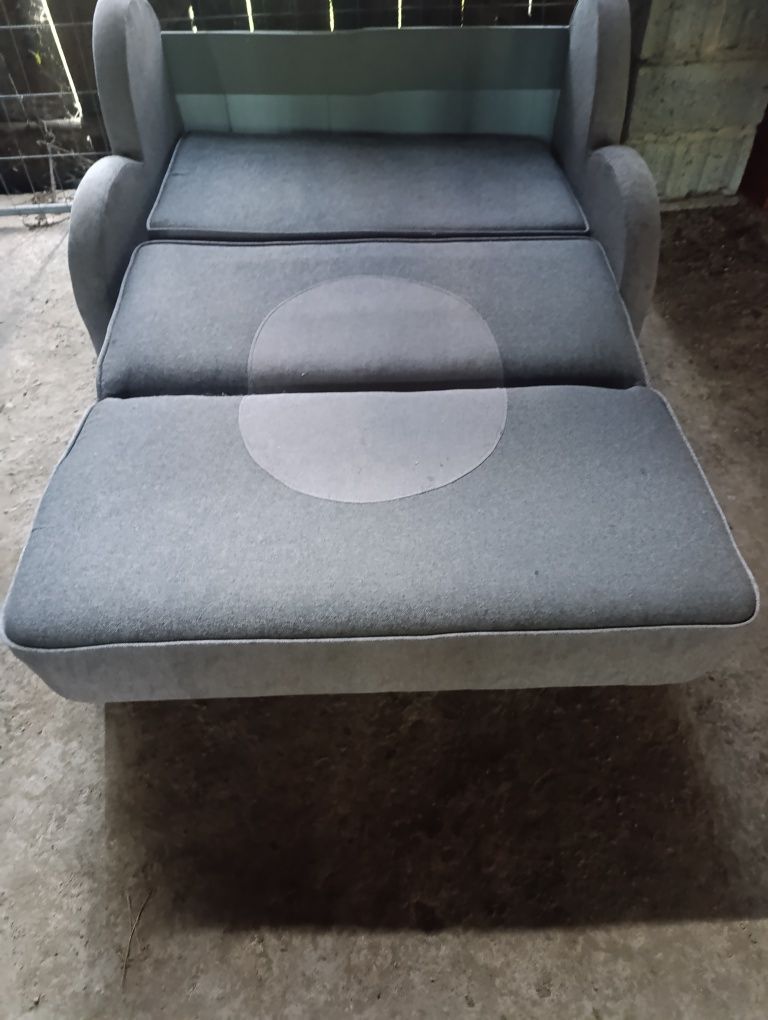 Sofa  dwu  osobowa