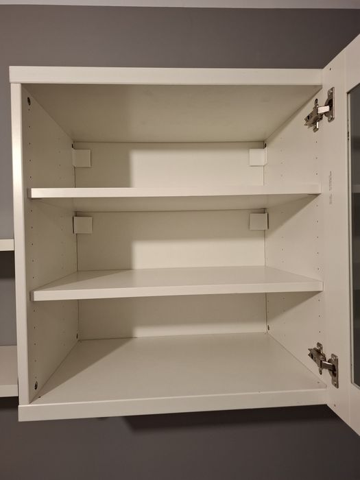 Szafki witryny wiszące Besta Ikea