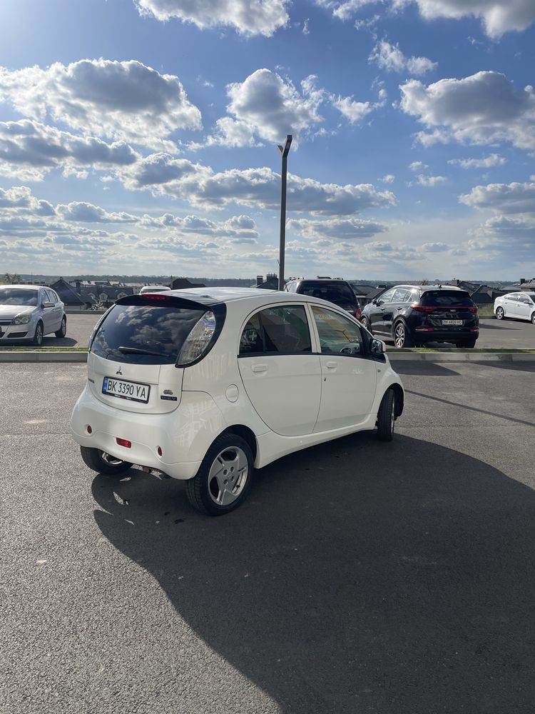 Продам Mitsubishi i-MiEV