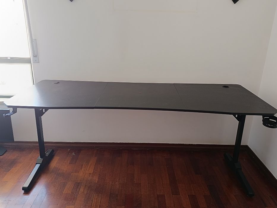 Mesa Gaming/Escritório  – Espaçosa e Moderna