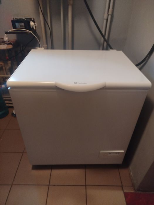 Морозильный ларь Electrolux EC2200AOW2