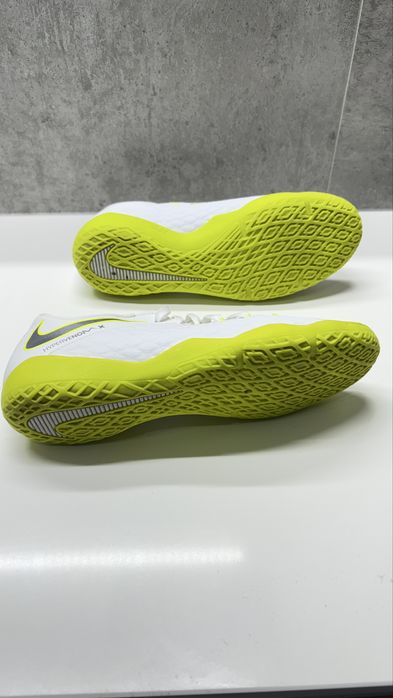Buty Hypervenom rozm 40 halowki