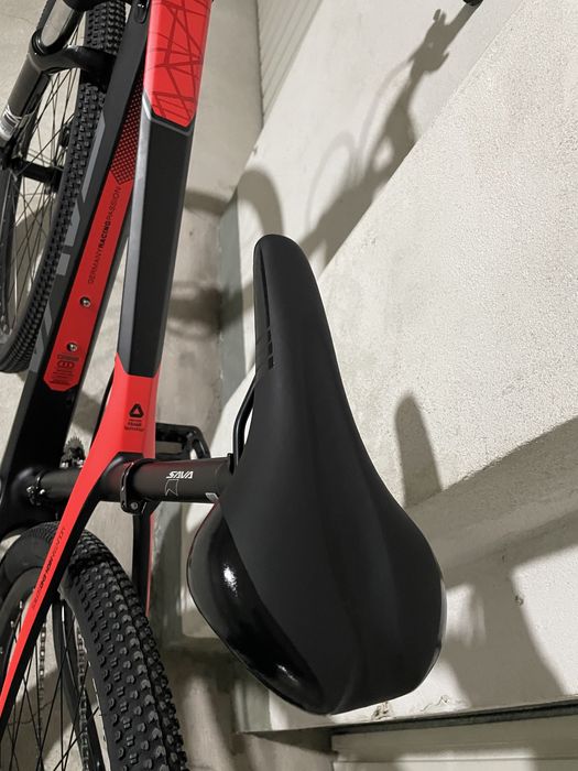 Bicicleta em carbono nova