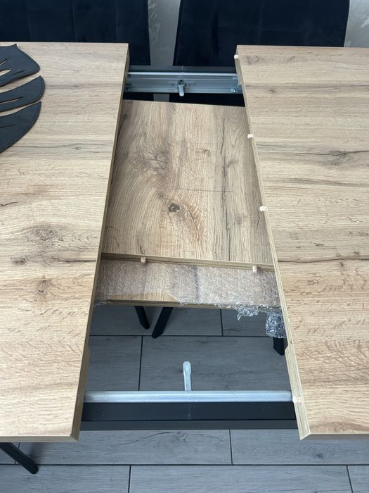 Zestaw stół i 6 krzeseł. Loft.