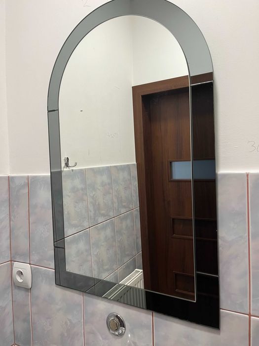 lustro łazienkowe używane 50x79 cm.