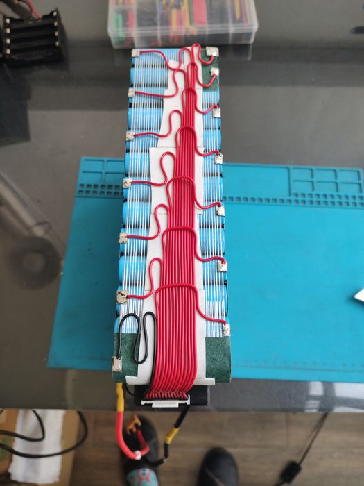 Збірка та перепаковка акумуляторів, ліхтариків та іншої техніки з акб