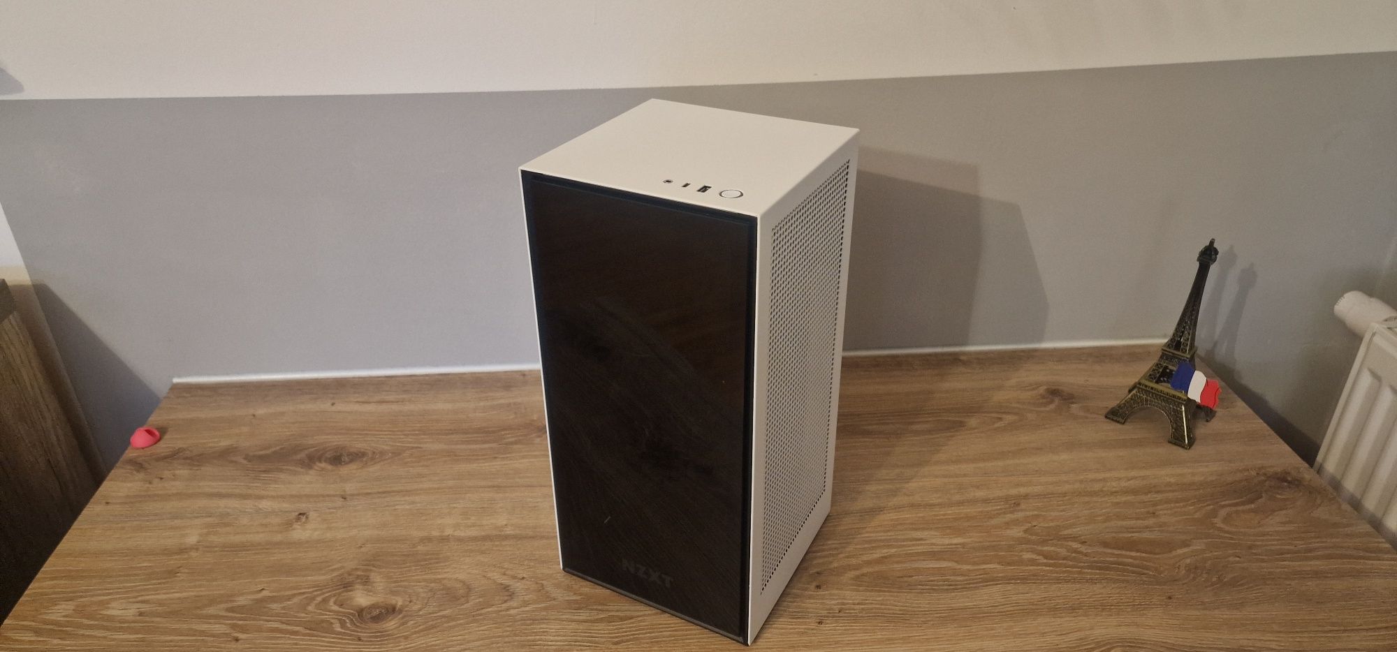 Obudowa  NZXT H1