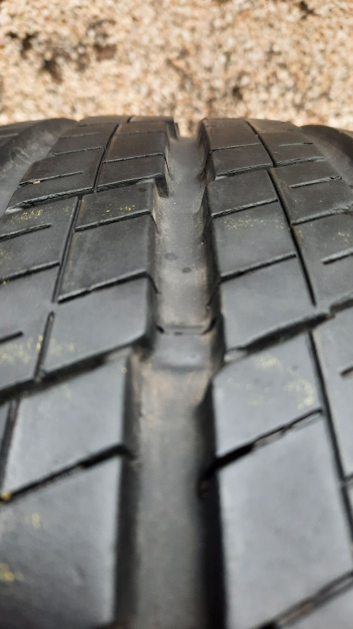 Continental 235/65 R16 C Vanco 2 bieżnik 8 mm