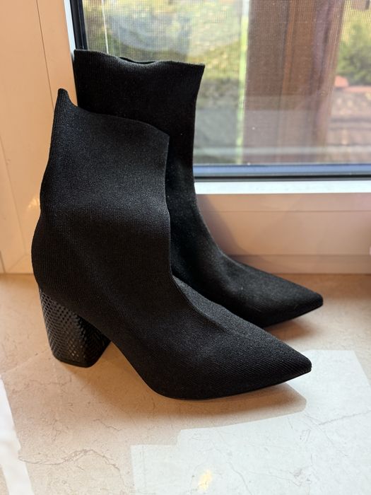 Ботильони pollini 38 розмір