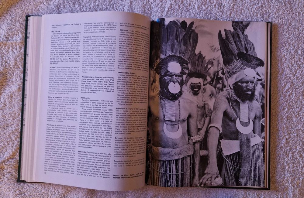 Livro Geografia Universal "África e Oceania"