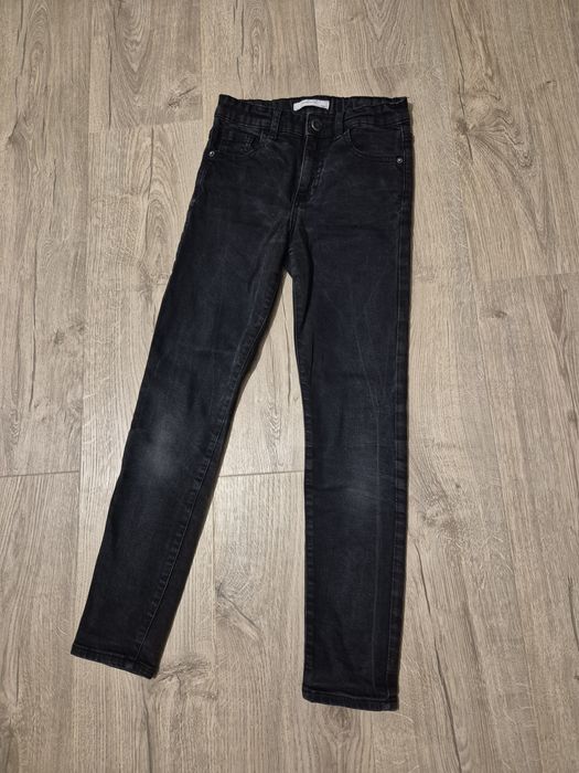 Czarne jeansy rozm. 140