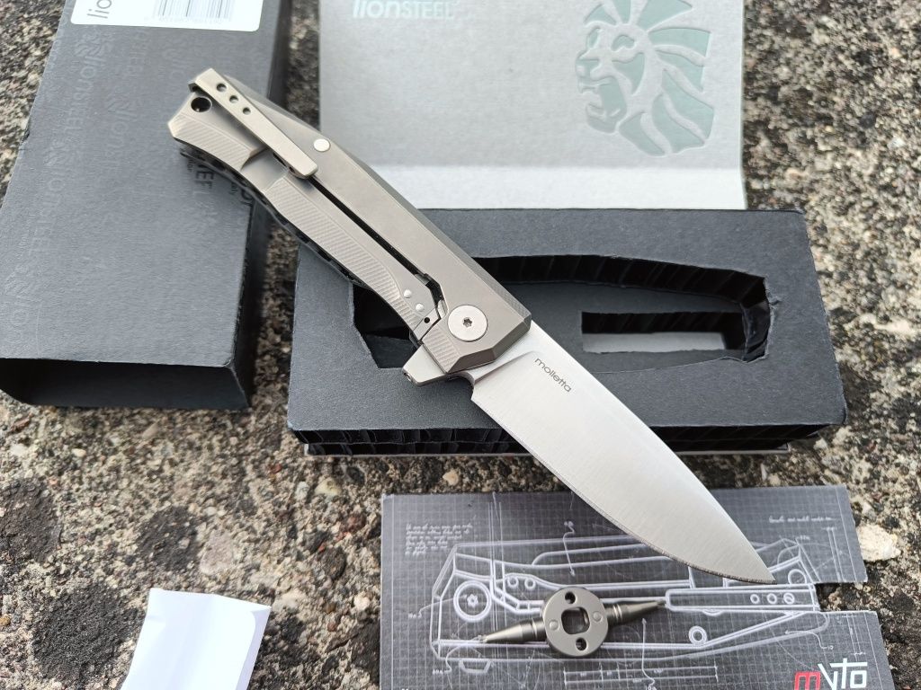 Nóż folder Lionsteel Myto Carbon Tytan m390 Moletta