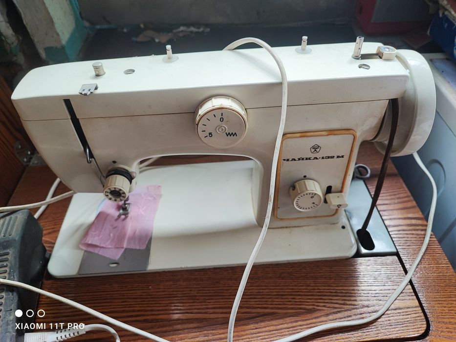 Продам швейную машину чайка 132м