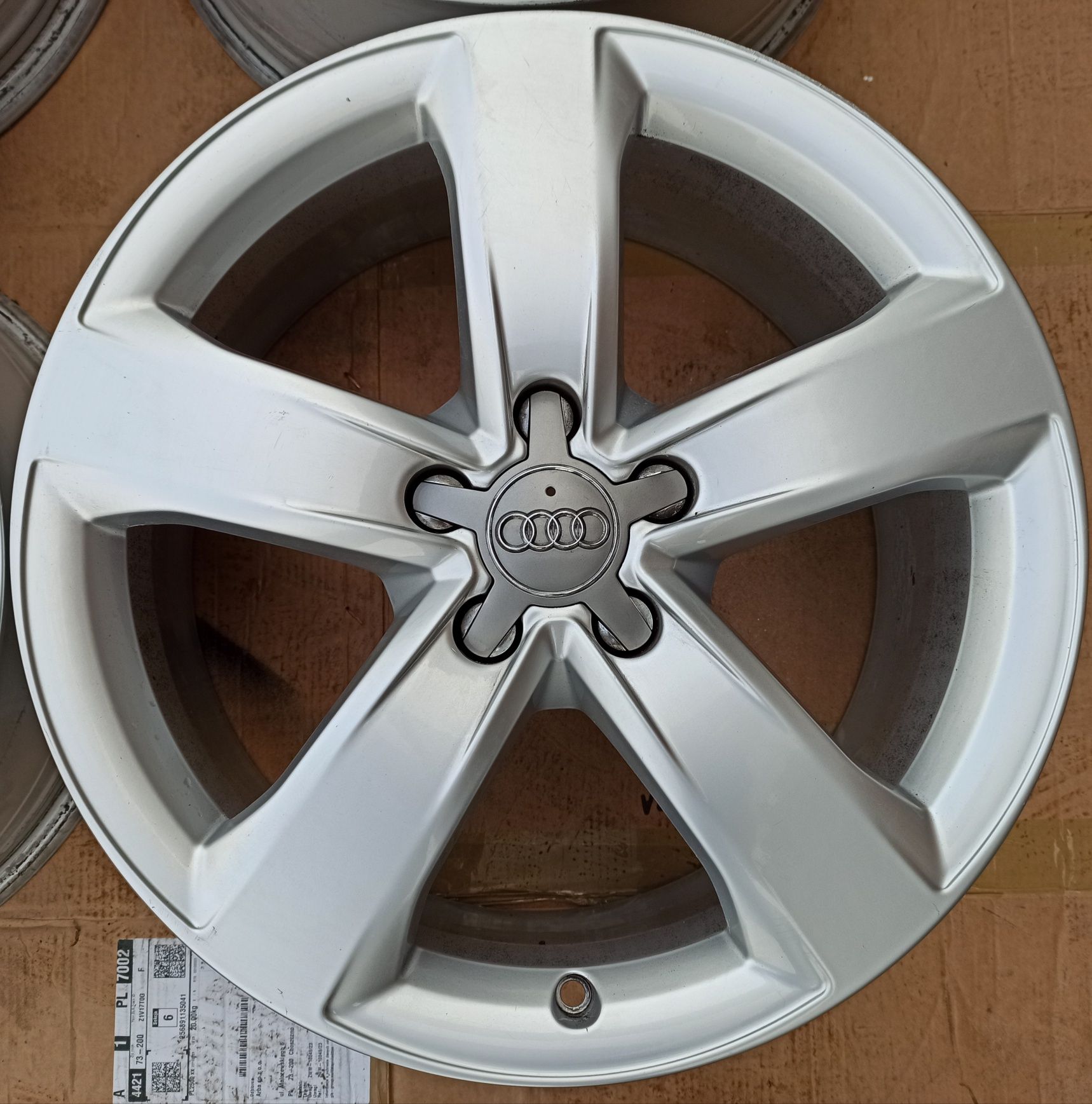 Felgi Oryginał Audi A3 A4 A5 A6 A7 A8 Q5 Q3 7,5Jx18 ET37 5x112 4G0