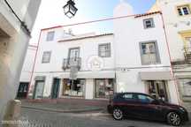 Prédio Centro Histórico de Évora na Rua de Aviz com 2 moradias T2 e 2
