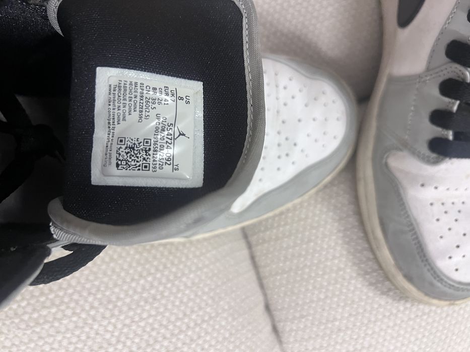 Jordan 1 Mid Light Smoke Grey