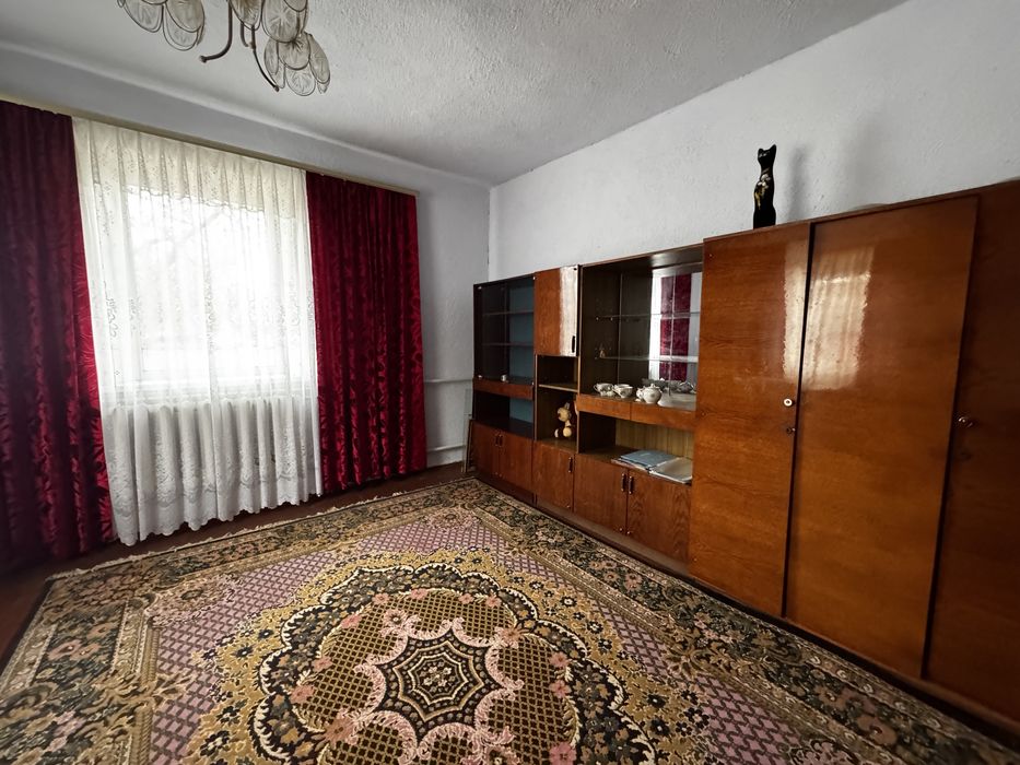 Продаж будинку Сутиски