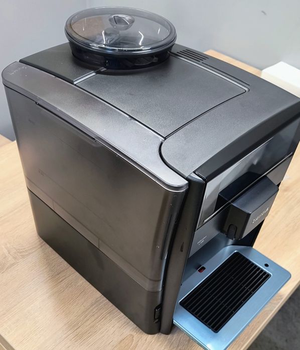 Продам новую кофемашину Siemens TE651319RW