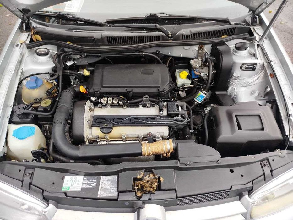 Volkswagen GOLF IV за 3500 $