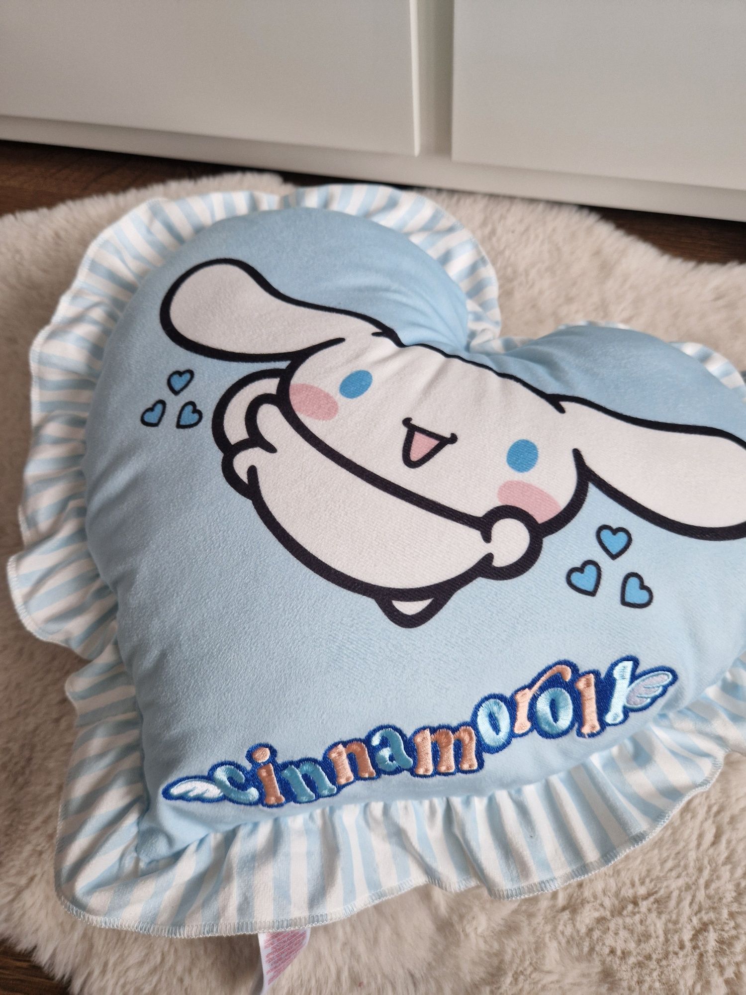 Śliczna poduszka serduszko Cinnamoroll Primark