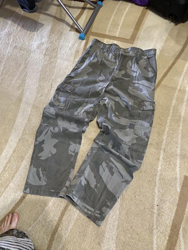 Camo pants wragler