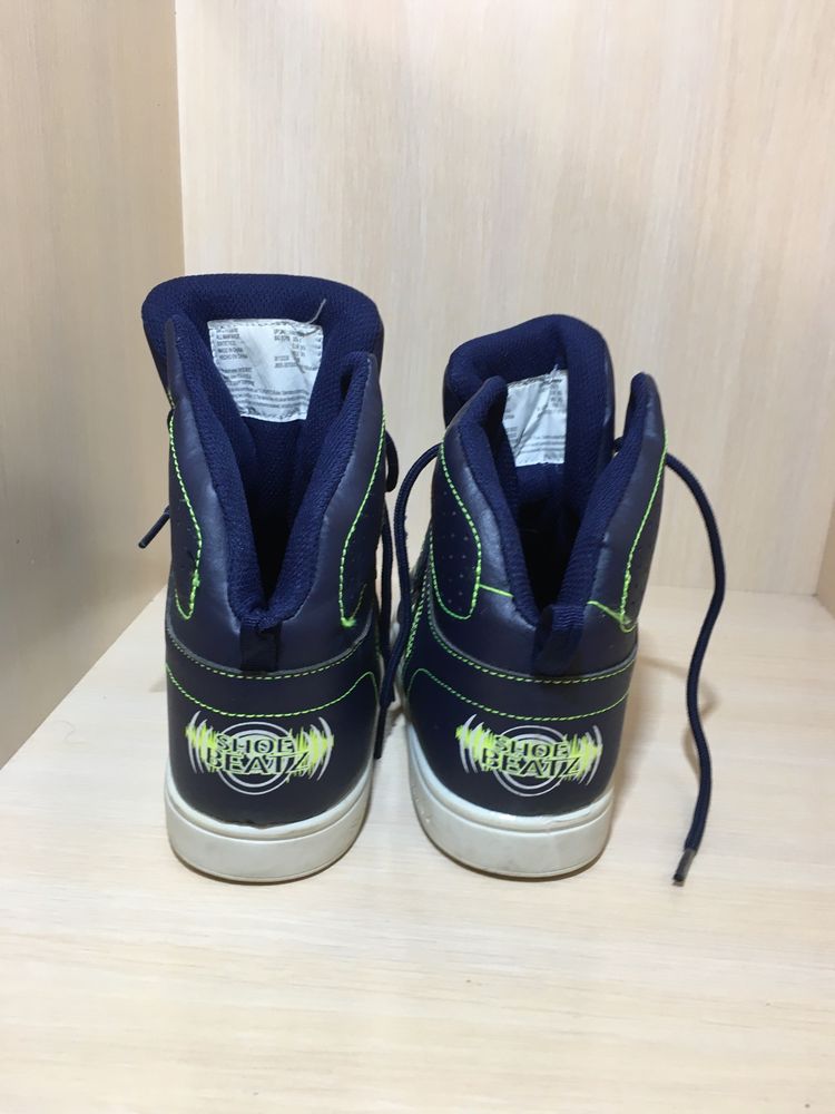 Shoe beatz, ботінки з колонкою