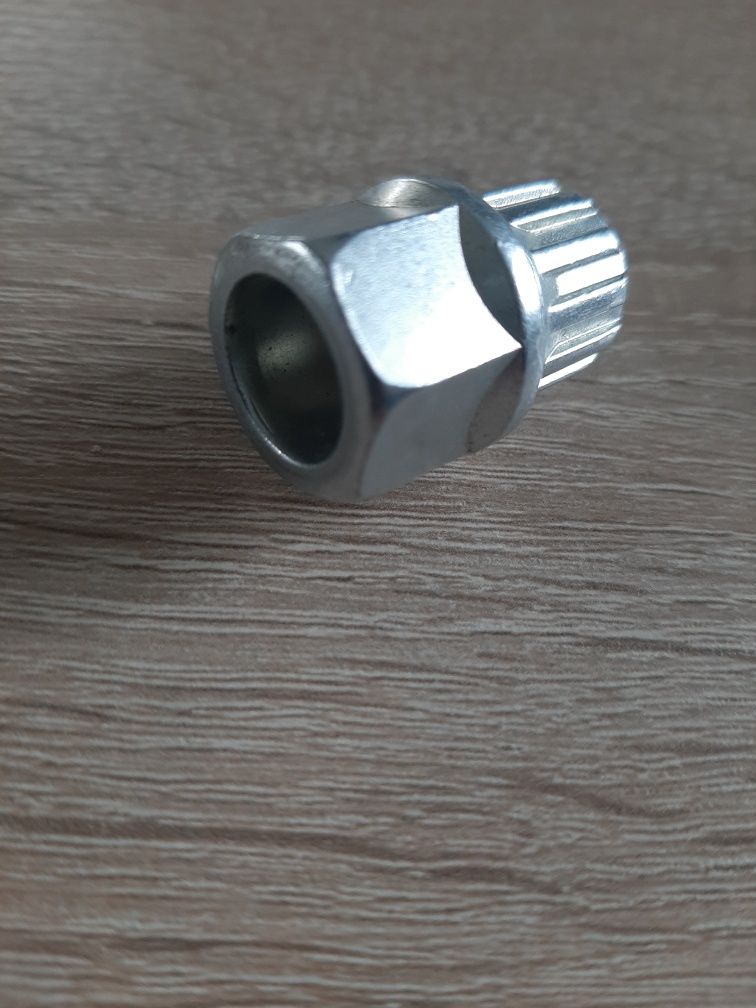 Adapter nakładka śruby BMW 14 lub 15
