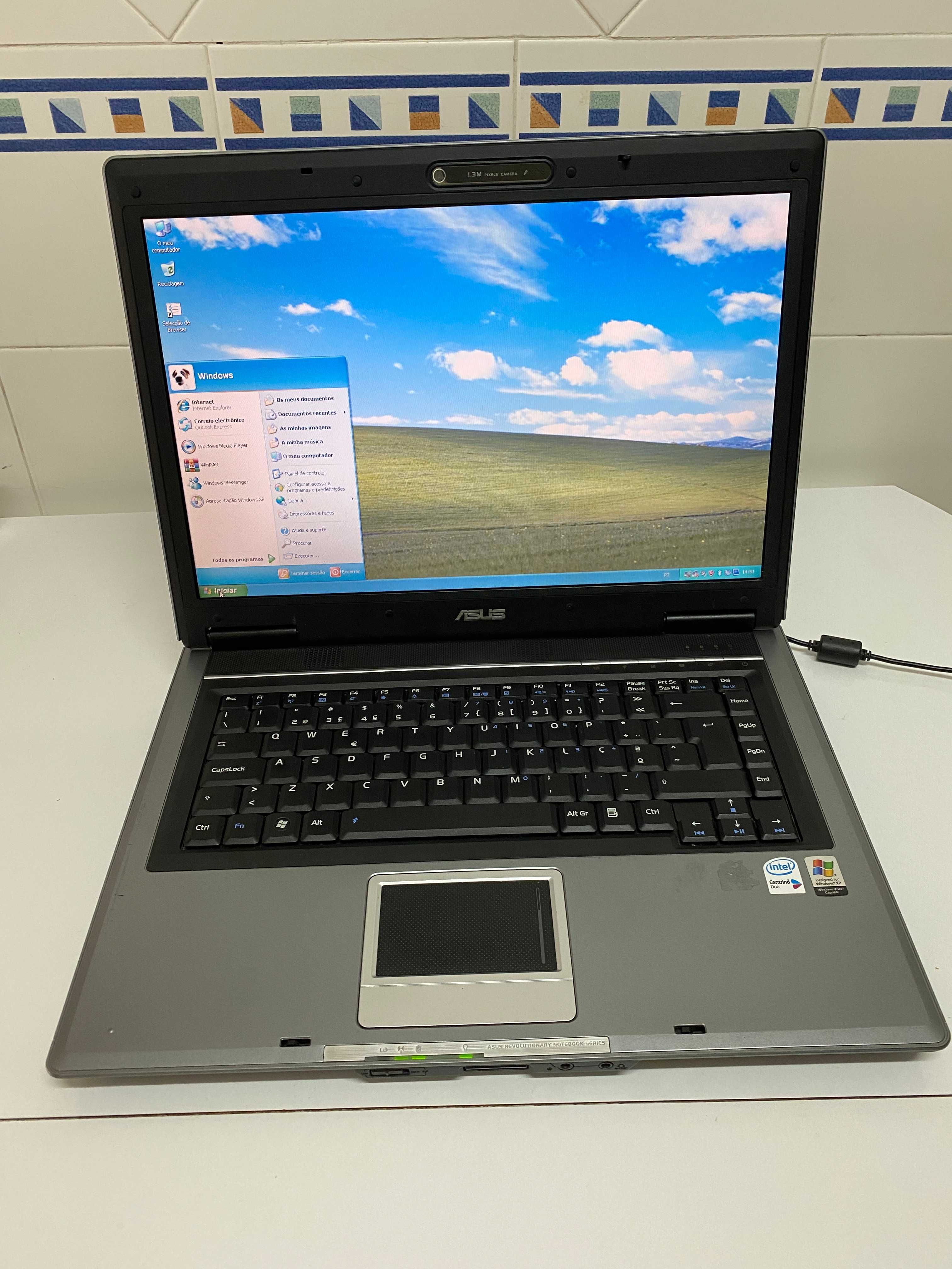Portátil Asus F3H 2GB RAM com Windows XP Pro