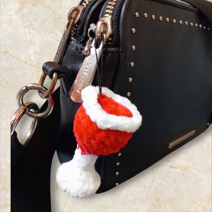 Brelok kieliszek wina na szydełku handmade amigurumi