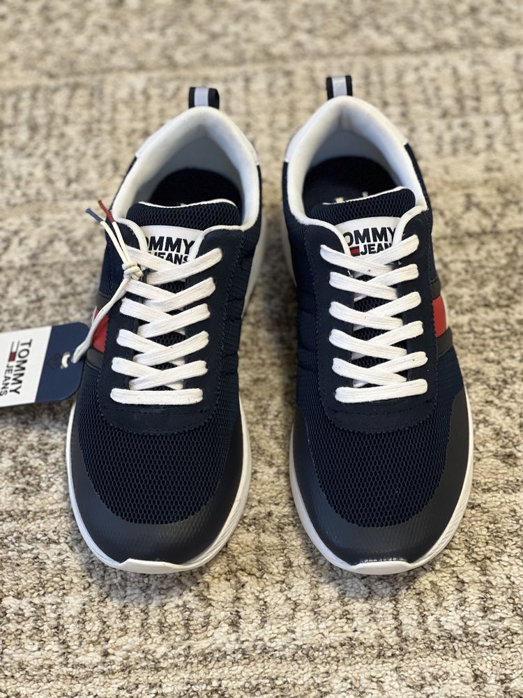 ЗНИЖКА! Кросівки Tommy Hilfiger  Jeans Flag Sneaker  EM0EM00400 40