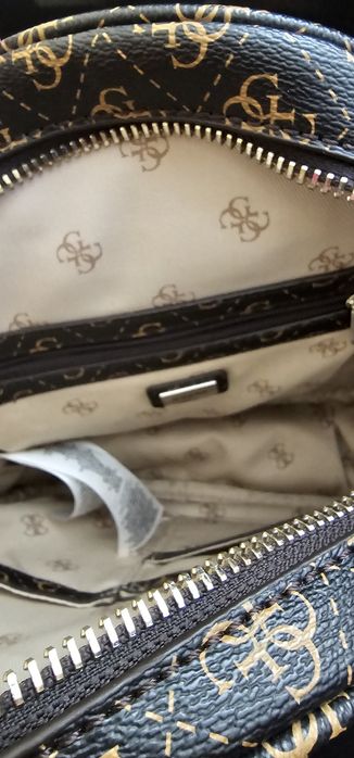 Mochila da marca Guess. Nova