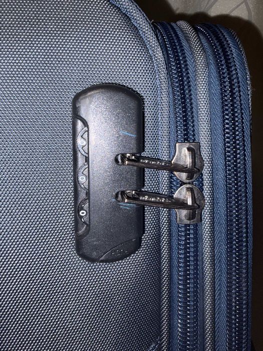 Валіза на колесах.