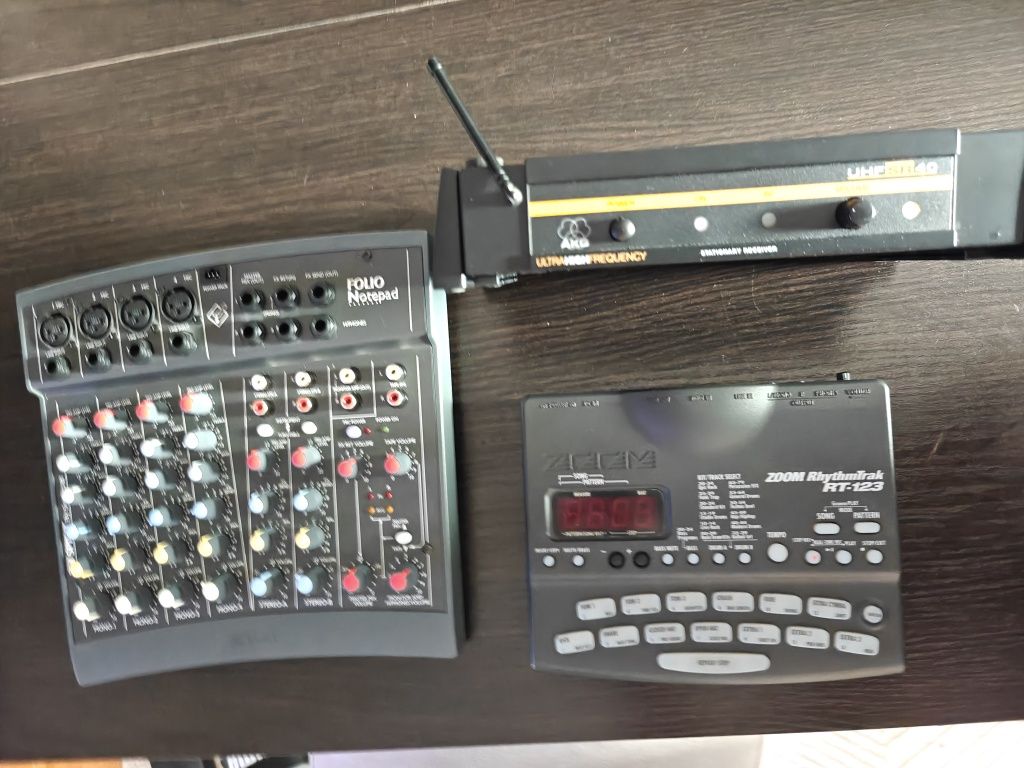 Mikser audio, automat perkusyjny i stacja do mikrofonu