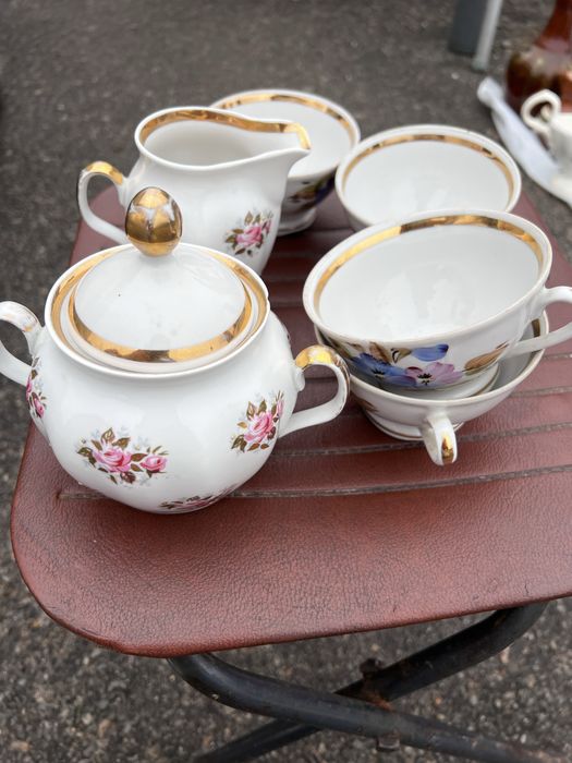 Чашки Кремгес молочник  сахарница