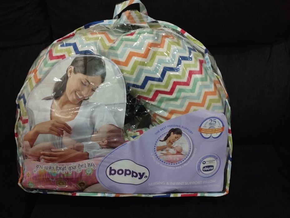 Almofada amamentação Boppy chicco em muito bom estado