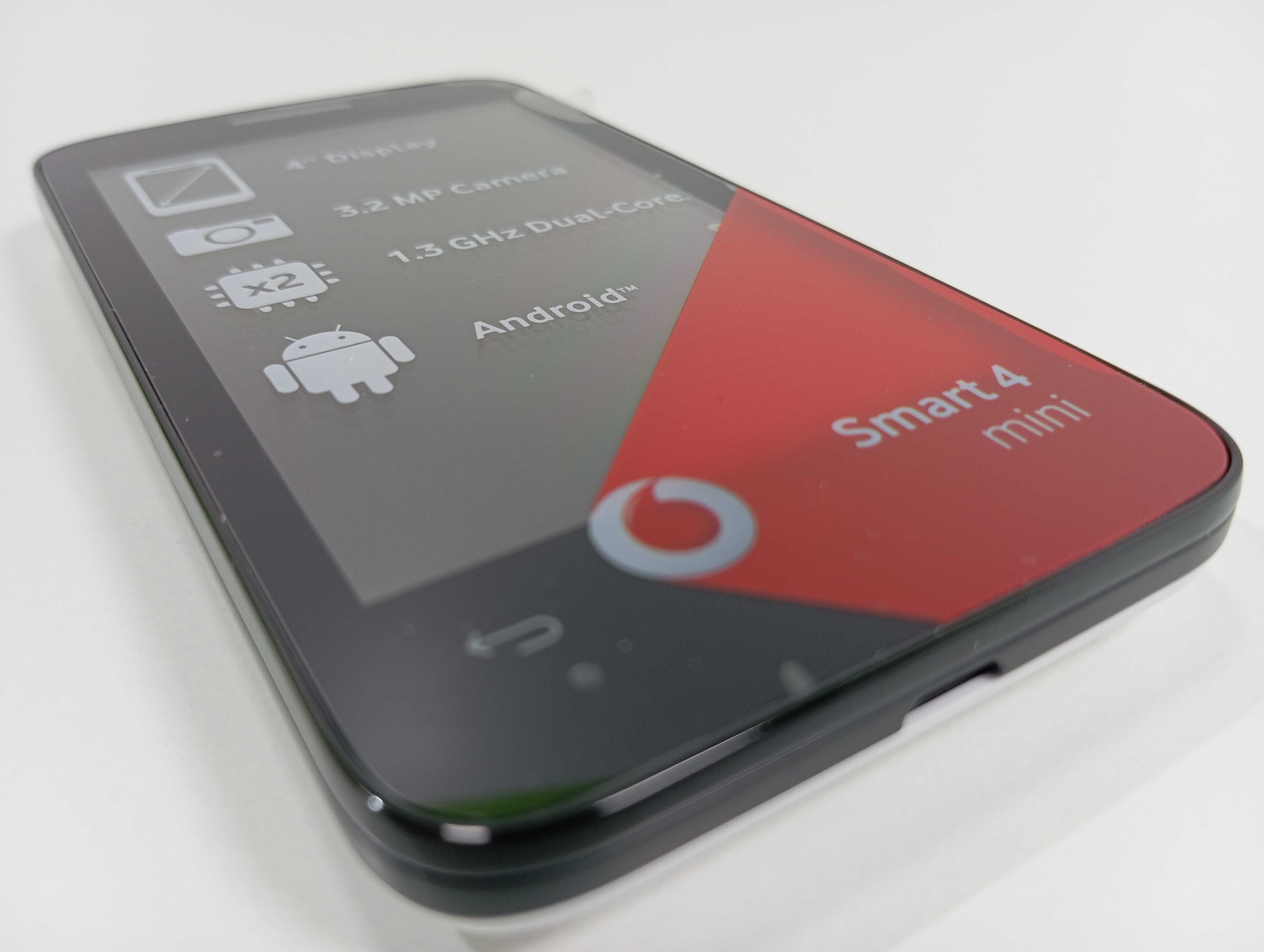 Smartfon Vodafone Smart 4 Mini 512MB/4GB z podstawowymi funkcjami EN