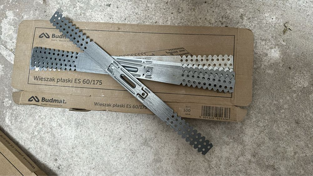 Wieszak płaski es 60/175 400 sztuk