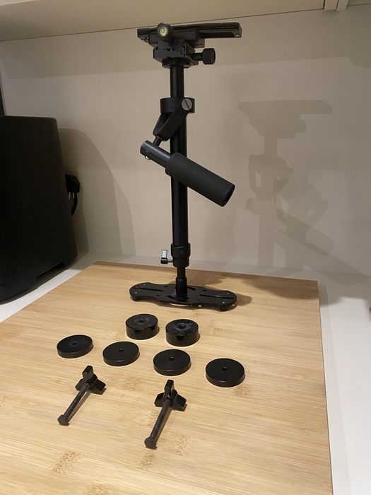 Estabilizador mecânico universal - Steadicam