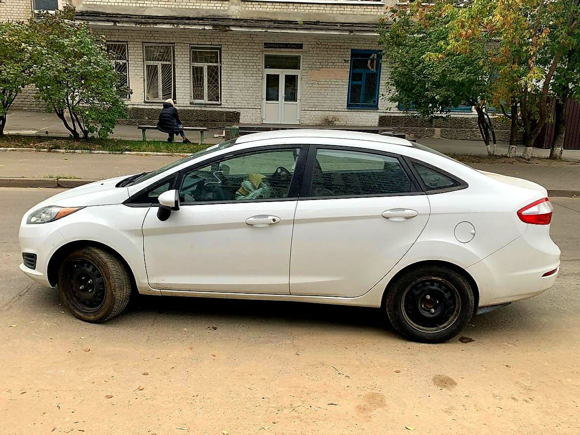 Ford Fiesta mk7 USA мк7 Разборка Фонарь Фара Запчасти США Розборка