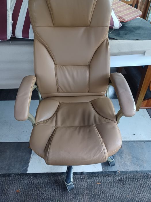 Sprzedam używany fotel biurowy