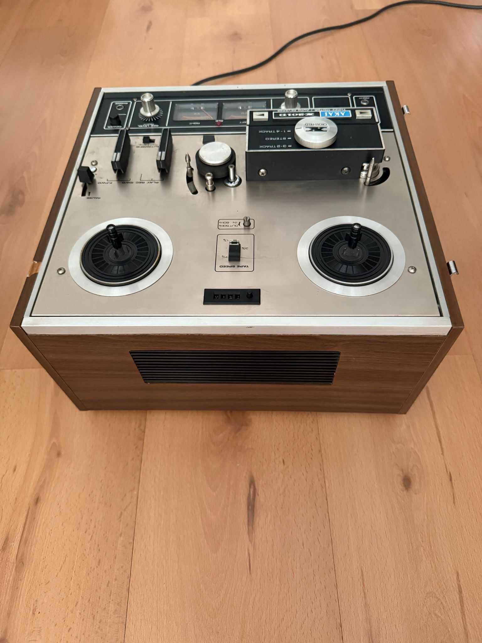 Akai magnetofon szpulowy